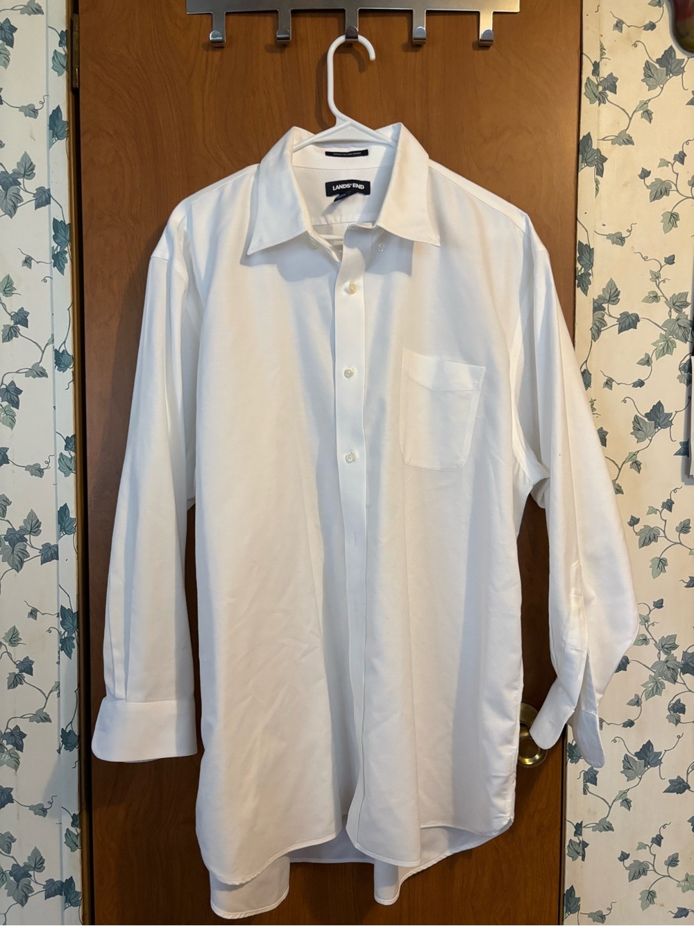 D-1 Lands' End Men's White Long-Sleeve Dress Shirt with Pocket